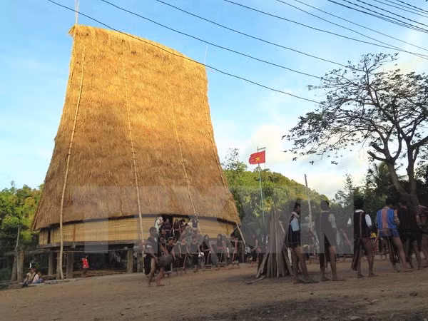 Kon Tum struggles to save fading gong culture ảnh 1
