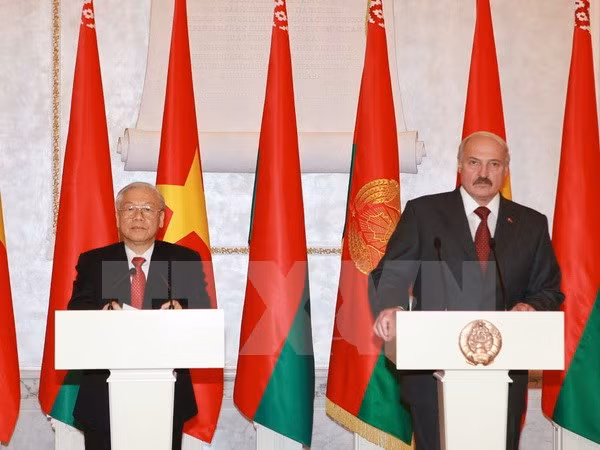 Belarusian President begins Vietnam visit ảnh 1