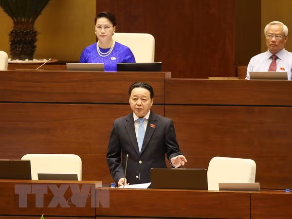 Minister admits problems in waste treatment, delayed projects ảnh 1