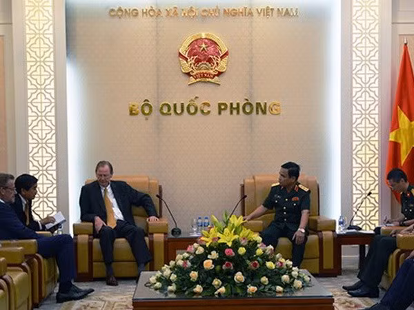 Deputy defence minister receives CEO of DAMEN Group ảnh 1
