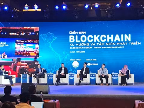 Blockchain leads the way for Industry 4.0 ảnh 1