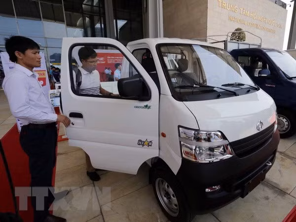 Vietnam Autoexpo 2018 opens in Hanoi ảnh 1