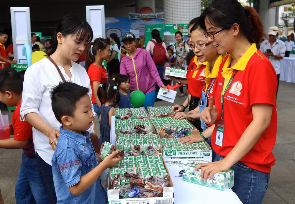 Activities held to provide better care for children ảnh 1