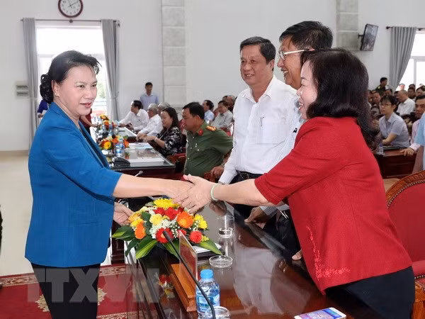 NA Chairwoman helps Can Tho voters understand special zone law ảnh 1