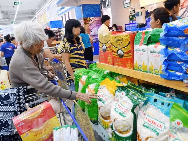 Domestic market remains stable in May ảnh 1