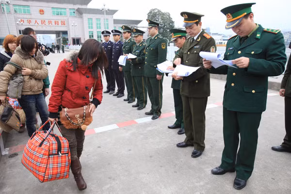 Information access significant in saving women, children from human trafficking ảnh 1