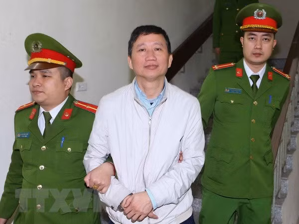 Court reviews asset embezzlement case at PVP Land ảnh 1