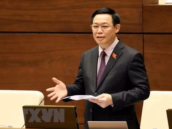 Deputy PM clarifies retirement age increase, salary reform ảnh 1