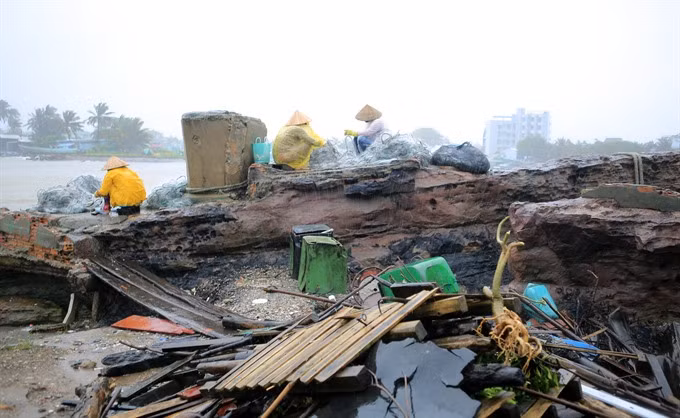 Phu Quoc Island drowning in rubbish ảnh 1