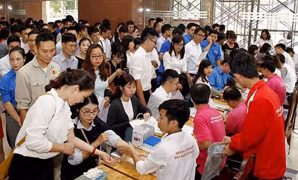 7,000 youths join in blood donation campaign ảnh 1