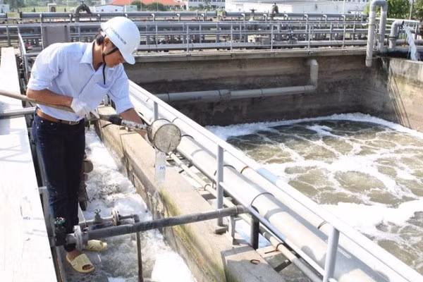 WB delegation discusses wastewater treatment project in Binh Duong ảnh 1