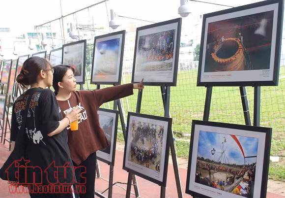 Vietnamese charms on display at photo exhibition in HCM City ảnh 1