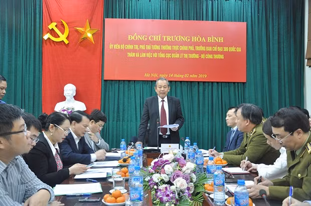 Deputy PM requests not harming public confidence in market management ảnh 1