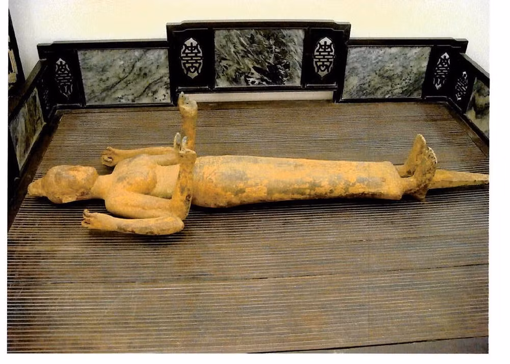 Stolen 7th-century statue handed over to Vietnam ảnh 2