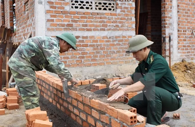 Poor ethnic minorities in Phu Yen aided to build houses ảnh 1 Poor ethnic minorities in Phu Yen aided to build houses ảnh 1