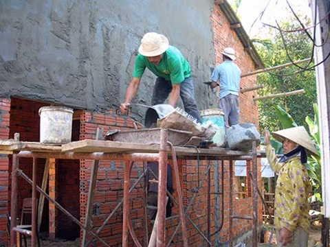 Hanoi builds houses for social policy beneficiaries ảnh 1