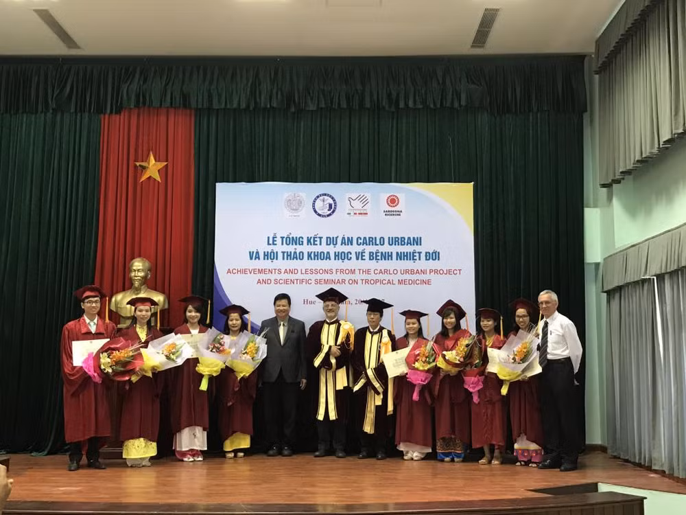 Central region tackles respiratory, tropical diseases ảnh 1