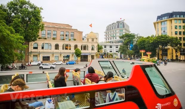 Vietnam greets 3.7 million foreign tourists in four months ảnh 1