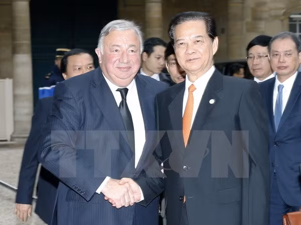 Prime Minister meets French Senate, Lower House Speakers ảnh 1