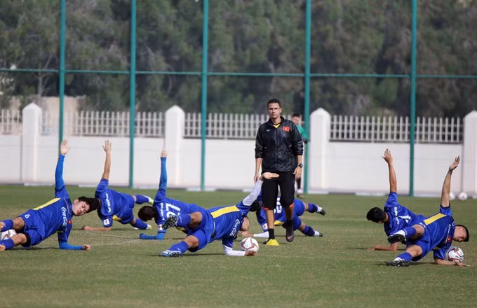 No rest for Vietnamese football stars ảnh 1