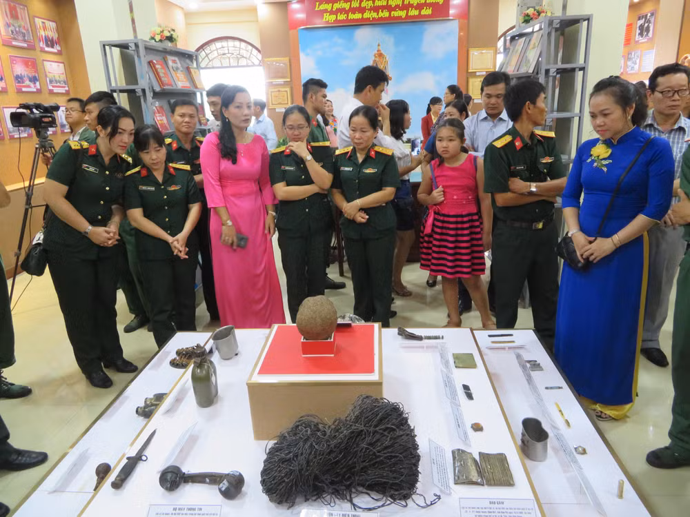 Exhibition on victory of southwest defence war opens in Can Tho ảnh 1