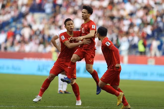 Vietnamese striker tops best goal poll for Asian Cup’s Round of 16 ảnh 1