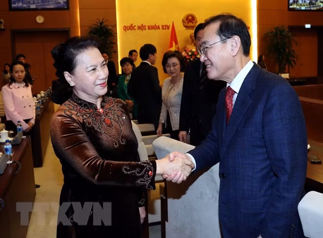 RoK parliamentarians welcomed in Hanoi ảnh 1