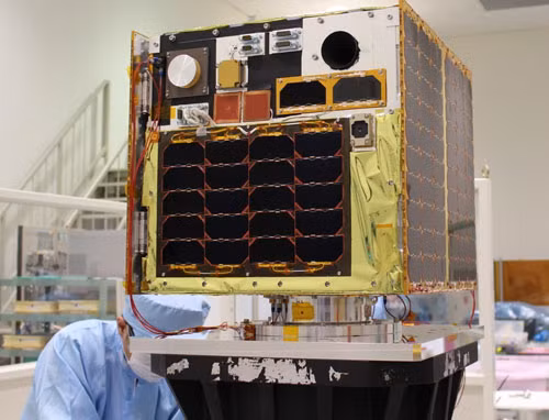 Made-in-Vietnam satellite to enter space next week ảnh 1