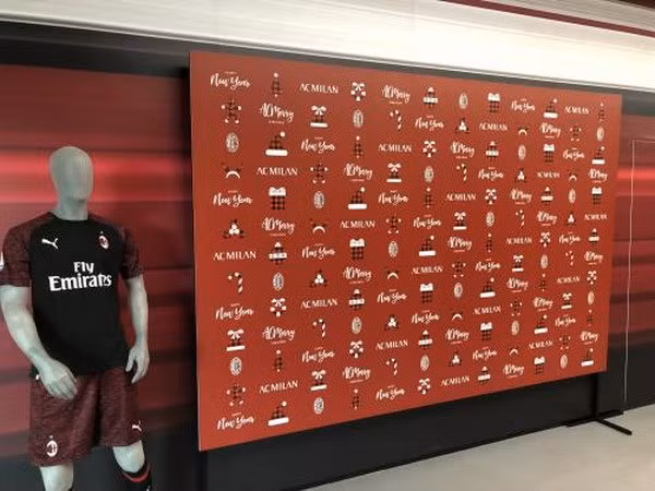 Hanoi-based AC Milan football academy to debut this month ảnh 1