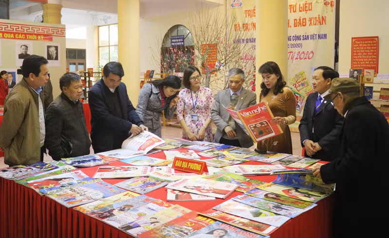 Thai Nguyen exhibition gives visitors insight into Party’s history ảnh 1