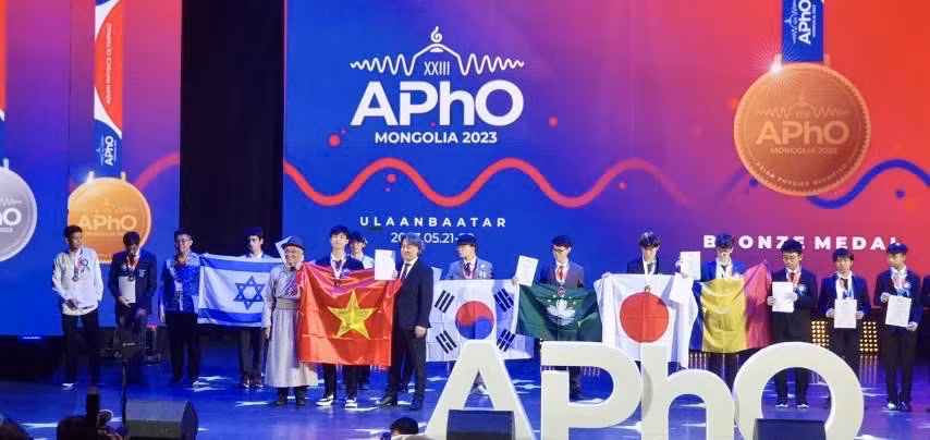 Vietnamese students win four bronze medals at Asia-Pacific Physics Olympiad ảnh 1