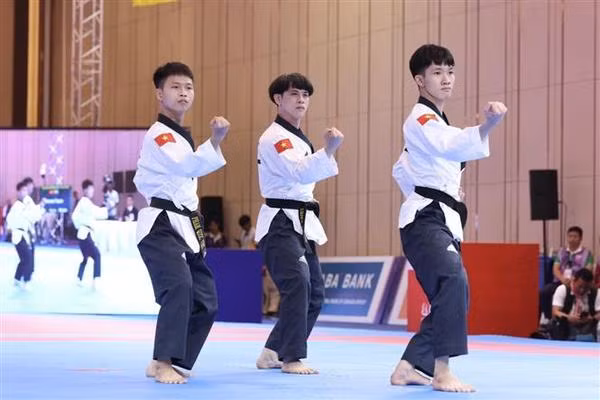 Vietnam leaves deep impressions at SEA Games 32 ảnh 4