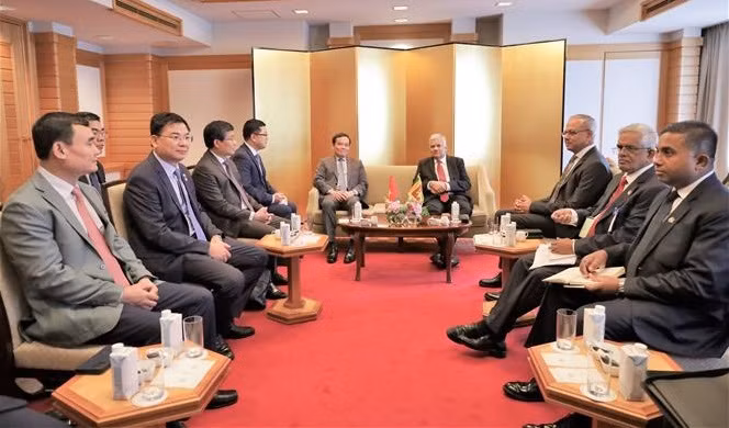 Deputy PM Tran Luu Quang meets leaders of Sri Lanka, Japan in Tokyo ảnh 1