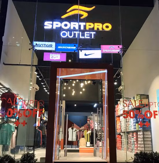 Outlet stores - solution to weakening consumption ảnh 1
