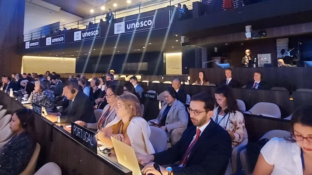 Vietnam attends high-level event on ending plastic pollution in Paris ảnh 1