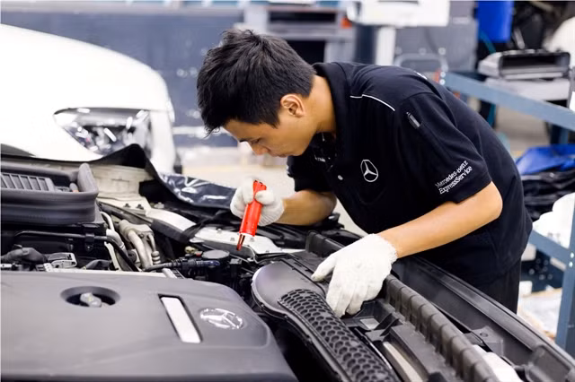 Cut on automobile registration fees to facilitate auto industry ảnh 1