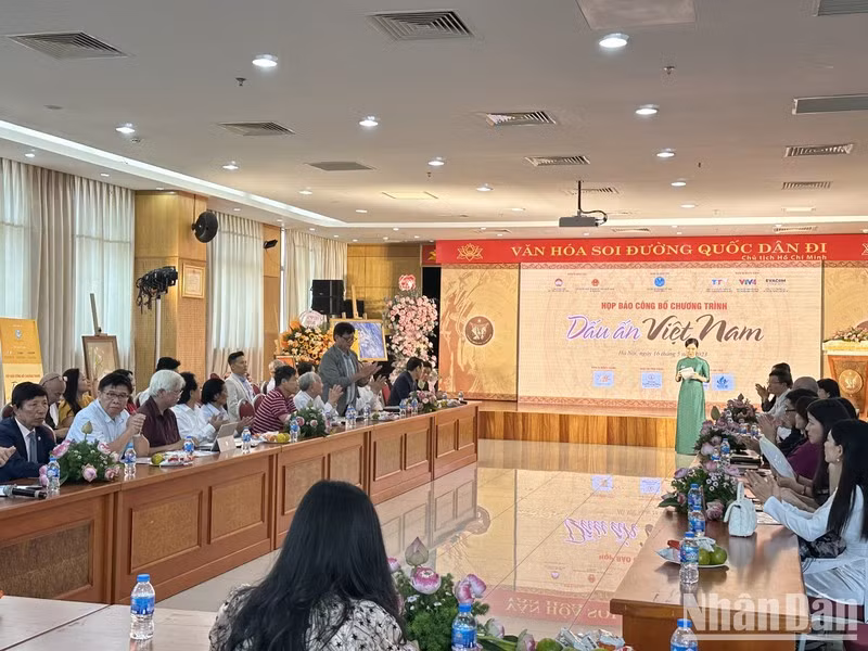 New TV programme honours outstanding Vietnamese persons, achievements ảnh 1