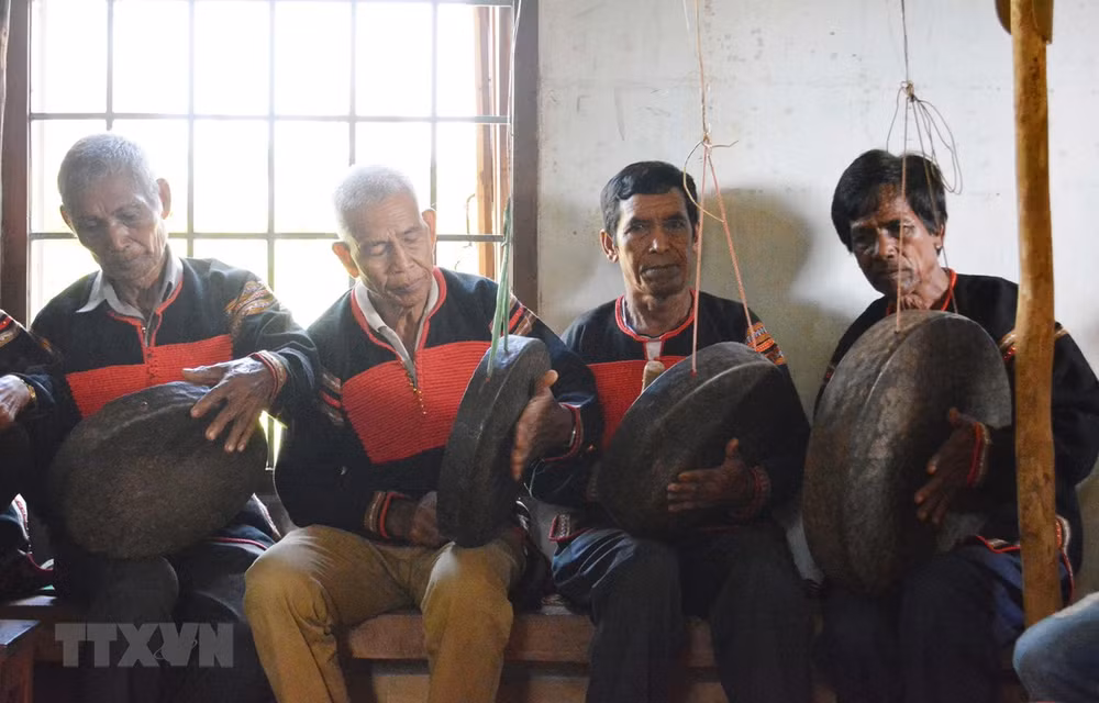 Gong casting introduced at seventh coffee festival ảnh 1 Gong casting introduced at seventh coffee festival ảnh 1