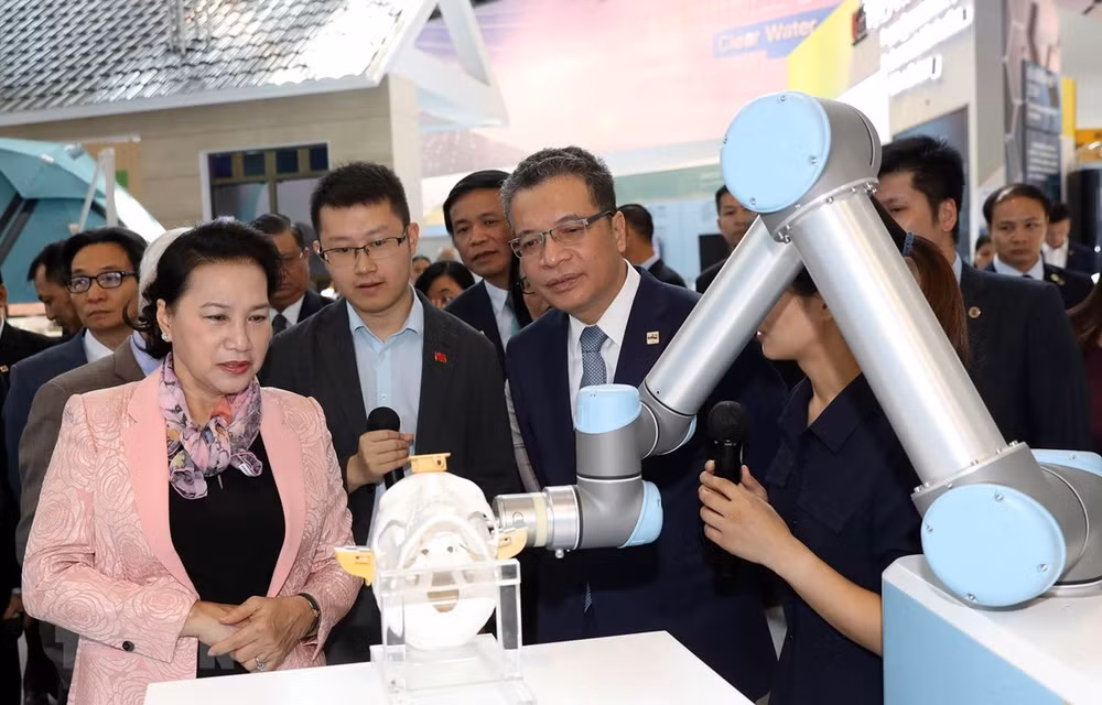 Top legislator visits China’s first hi-tech park ảnh 1