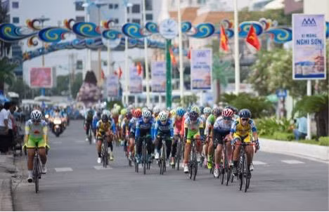 Women cycling tournament for An Giang TV cup starts ảnh 1