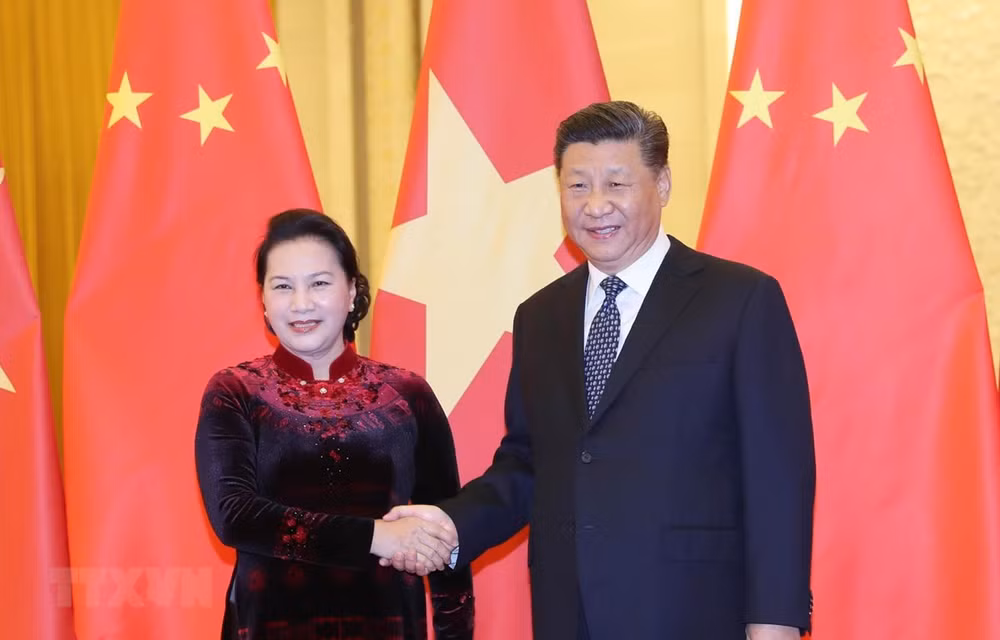 Vietnamese NA Chairwoman meets top Chinese Party and State leader ảnh 1