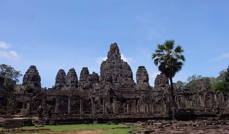 Cambodia eyes to serve 1.3 million foreign tourists in 2022 ảnh 1