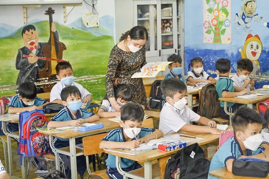 HCM City: Kindergarten, primary school students back to school ảnh 1 HCM City: Kindergarten, primary school students back to school ảnh 1
