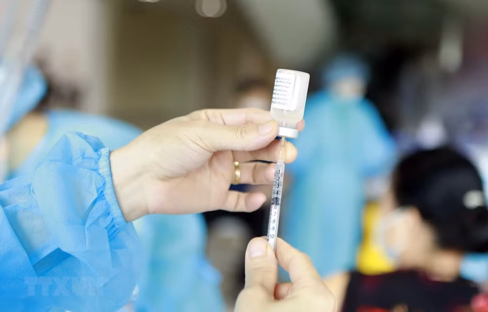 Vietnam logs additional 46,880 COVID-19 cases ảnh 1