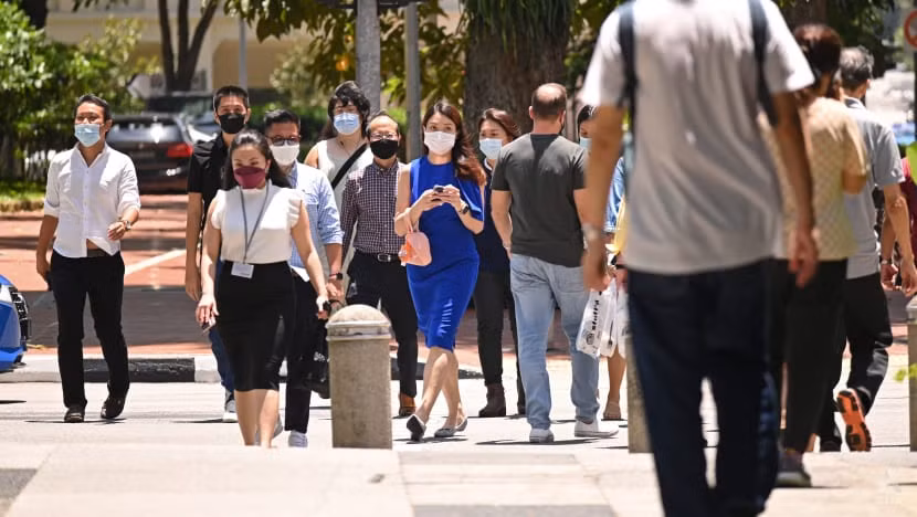 Singapore's COVID-19 cases rise sharply, Philippine capital to further ease restrictions ảnh 1