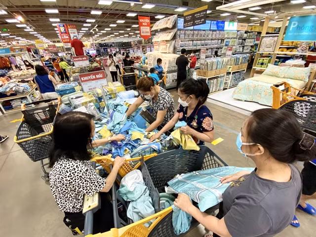 VAT cut expected to boost Vietnam's economy ảnh 1