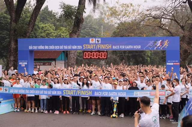 People run to respond to Earth Hour 2024 Campaign ảnh 1