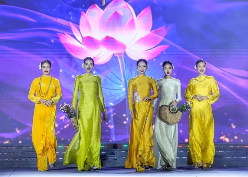 HCM City festival to help spread love for Ao Dai ảnh 1