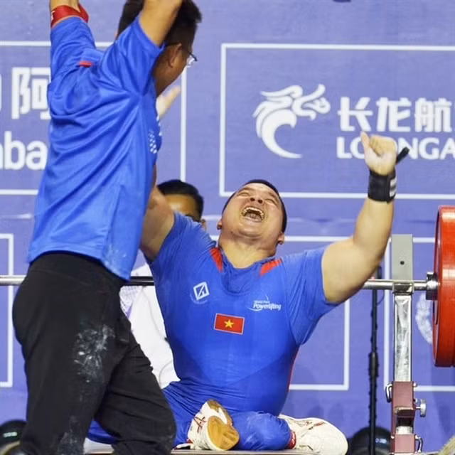 Para powerlifters take home World Cup medals ảnh 1