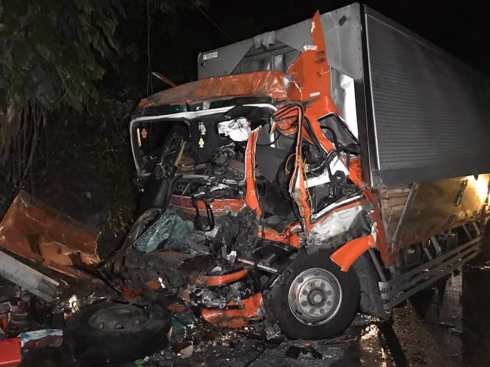 Philippines: 3 killed, 73 injured in traffic collision ảnh 1